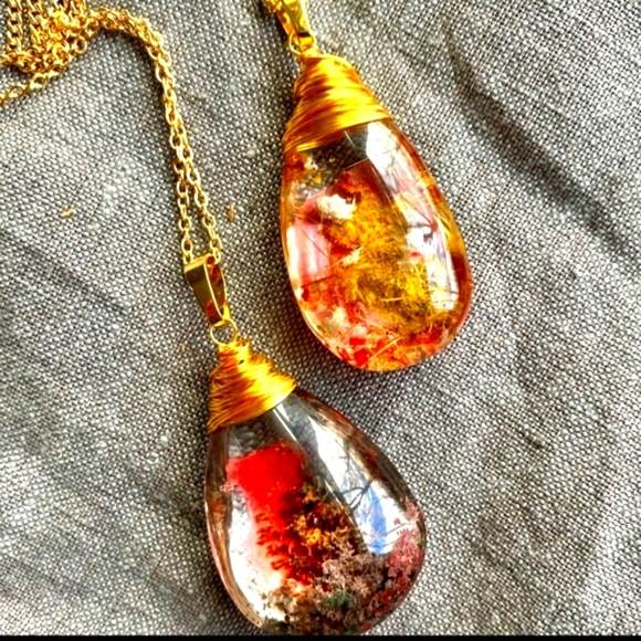 Phantom Quartz 22k Gold Moss Agate Crystal Necklac - Picture 5 of 6